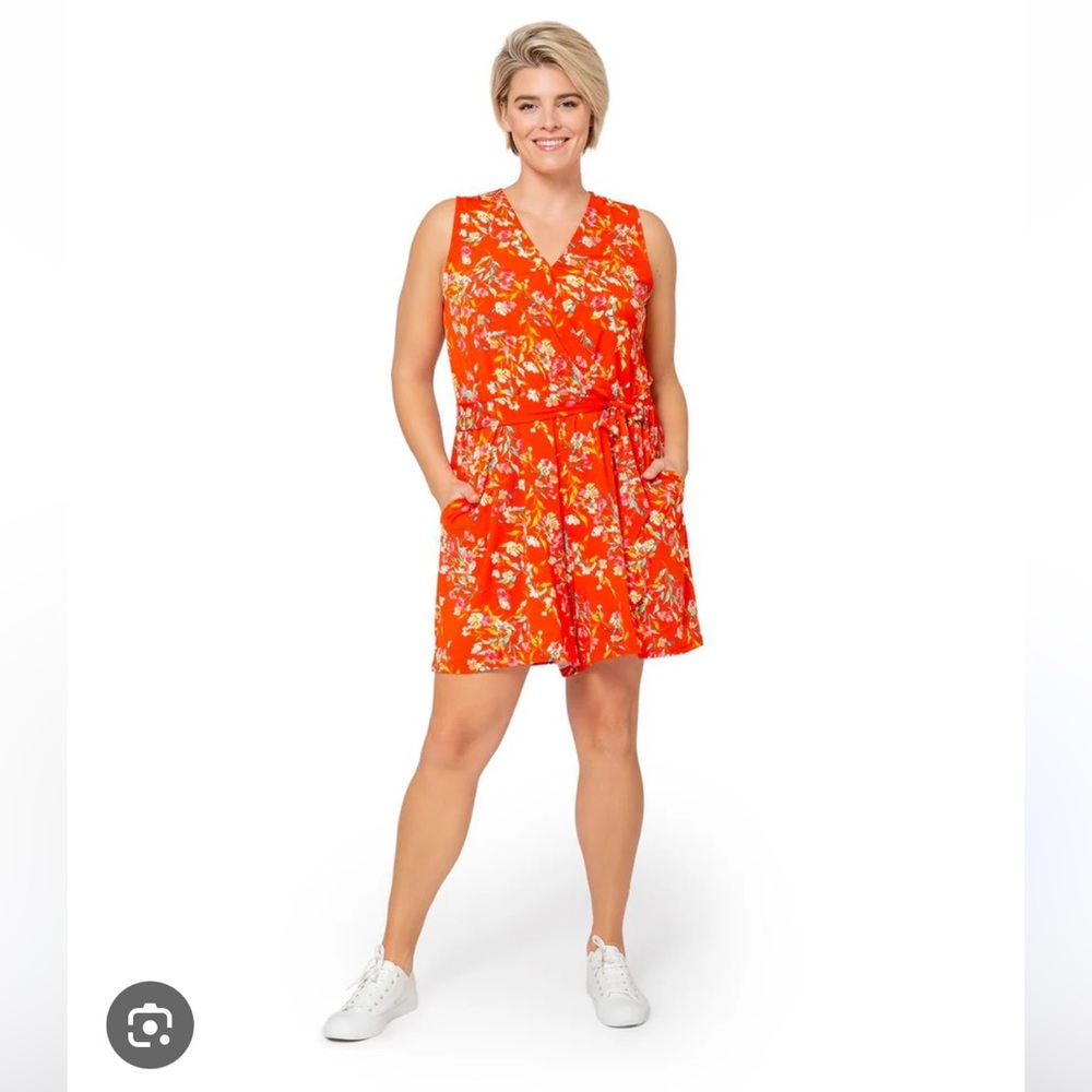 Leota Sleeveless Women's Romper. Color Orange Print. Size Small.